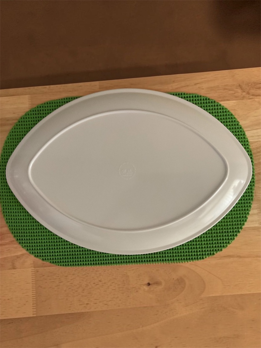 T-Mobile 4 Pc Game Day Set Football Tray Tumblers Serving Tongs - Picture 3 of 8